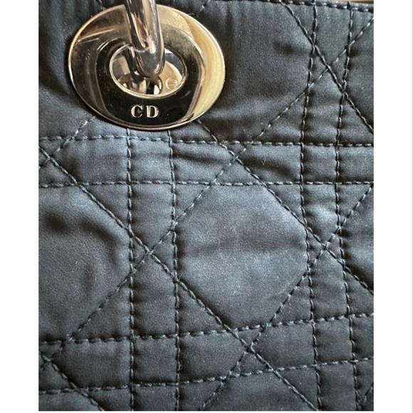 Lady Dior handbag in cannage black medium size - Picture 7 of 11